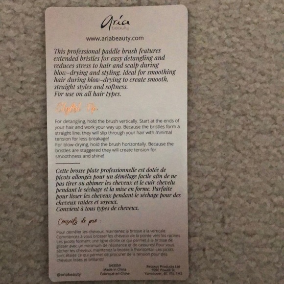 Aria Detangling Brush - Picture 2 of 6